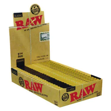 Product image of RAW 1 1/4 Rolling Papers